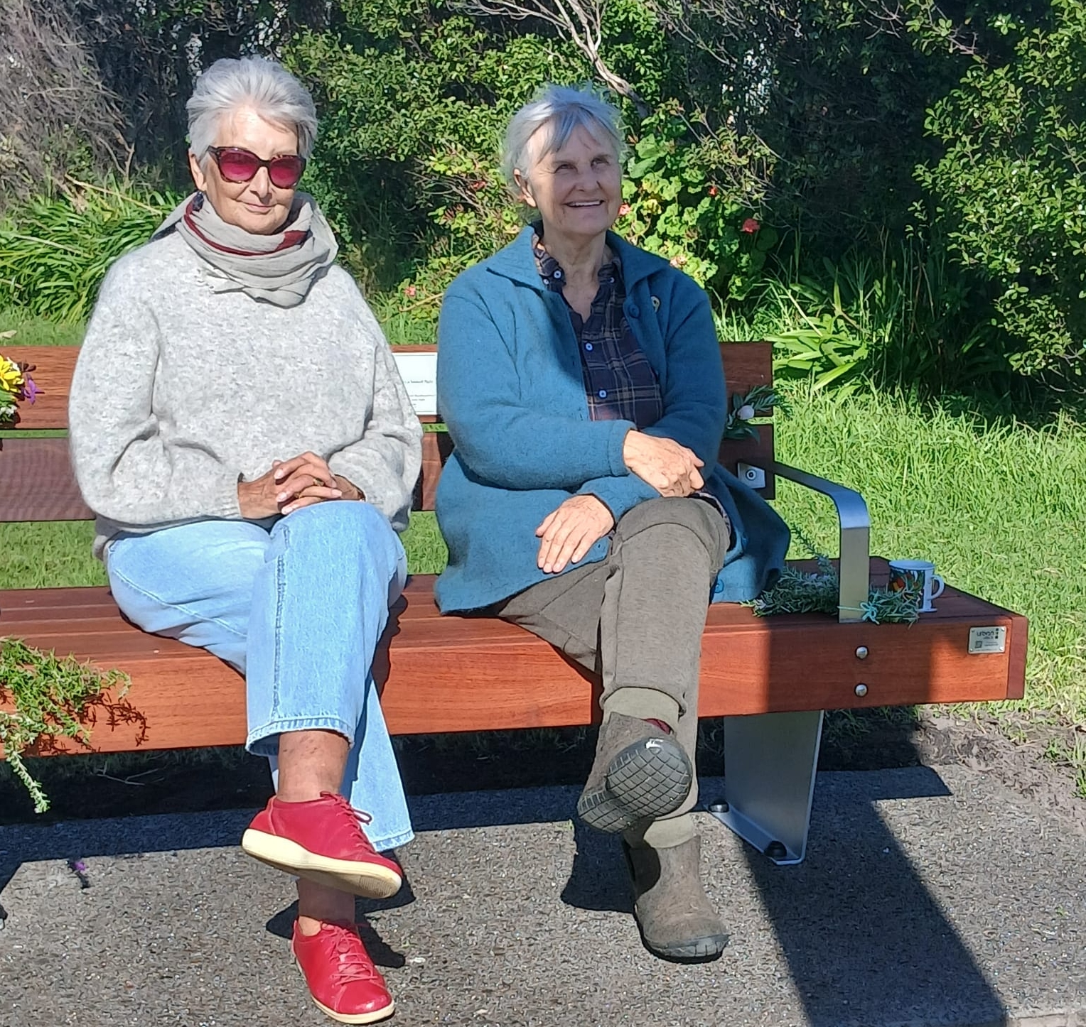 Alan Reader memorial seat faces